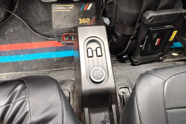 Used Wuling Hongguang MINIEV 2022 Macaron Fashion Edition Lithium-Nickel-Cobalt-Alpha-oxide Gear Lever