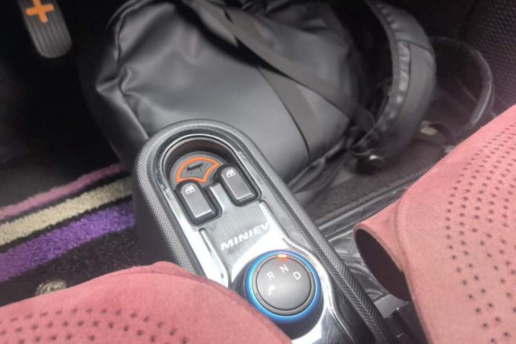 Used Wuling Hongguang MINIEV 2022 Macaron Fashion Edition Lithium-Nickel-Cobalt-Alpha-oxide Gear Lever
