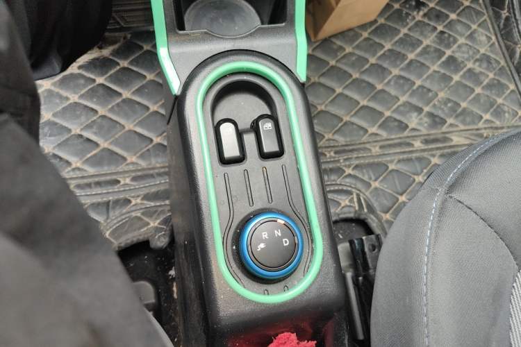 Used Wuling Hongguang MINIEV 2022 Zizai Version Lithium-NMC Gear Lever