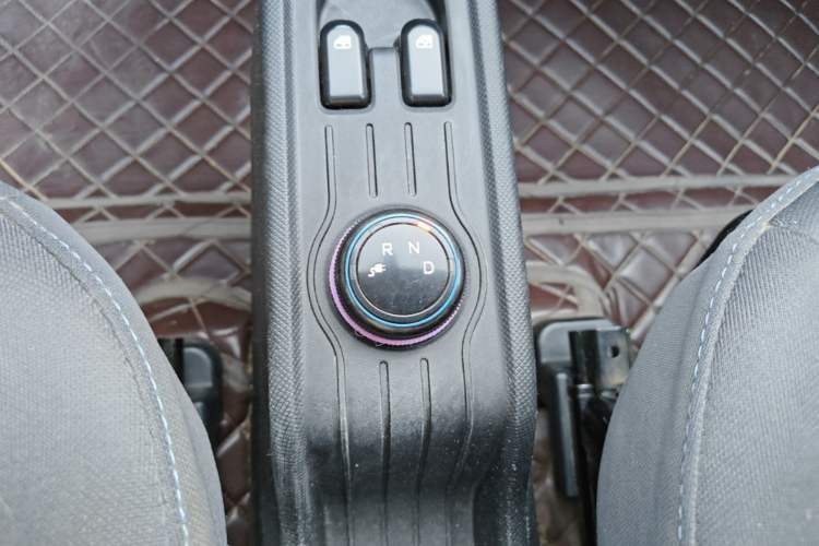 Used Wuling Hongguang MINIEV 2022 Easy Version Lithium-NMC Gear Lever