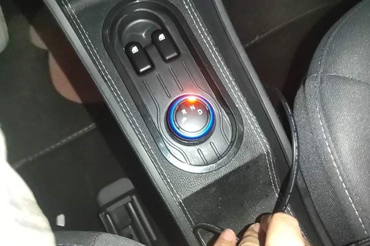 Used Wuling Hongguang MINIEV 2022 Zizai Version Lithium-NMC Gear Lever
