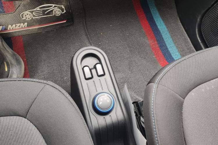 Used Wuling Hongguang MINIEV 2022 Easy Version Lithium-NMC Gear Lever