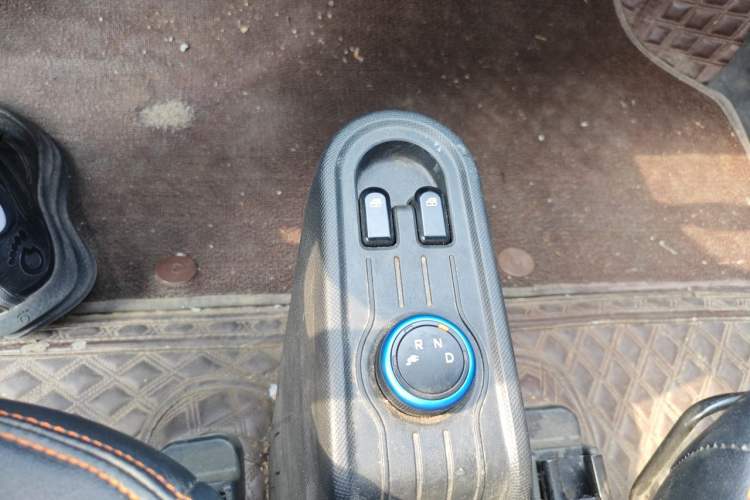 Used Wuling Hongguang MINIEV 2022 Zizai Version Lithium-NMC Gear Lever