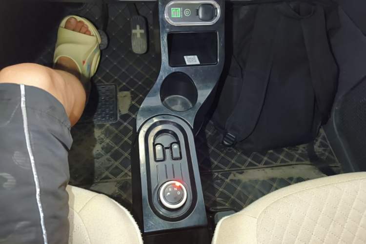 Used Wuling Hongguang MINIEV 2022 Macaron Premium Model – Lithium Iron Phosphate Gear Lever