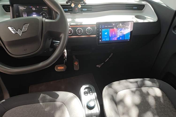 Used Wuling Hongguang MINIEV 2022 Enjoy Edition Lithium-Ion Battery Gear Lever
