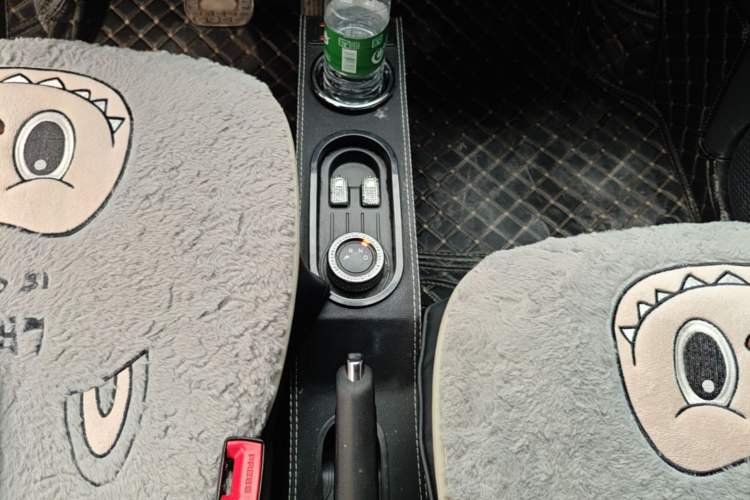 Used Wuling Hongguang MINIEV 2022 Macaron Premium Model – Lithium Ternary Battery Gear Lever