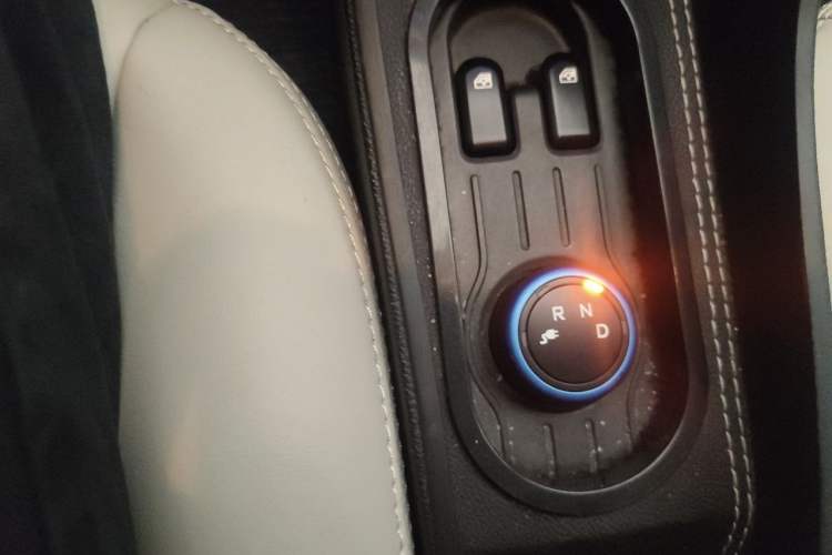 Used Wuling Hongguang MINIEV 2022 Zizai Version Lithium Iron Phosphate Gear Lever