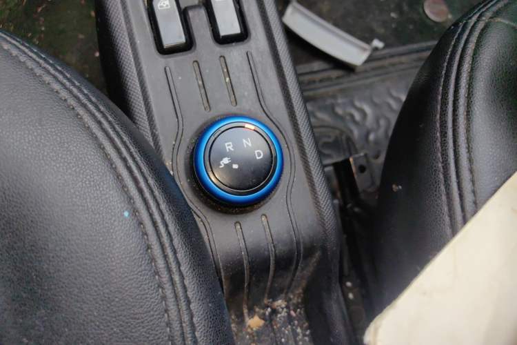 Used Wuling Hongguang MINIEV 2022 Easy Version Lithium Iron Phosphate Gear Lever
