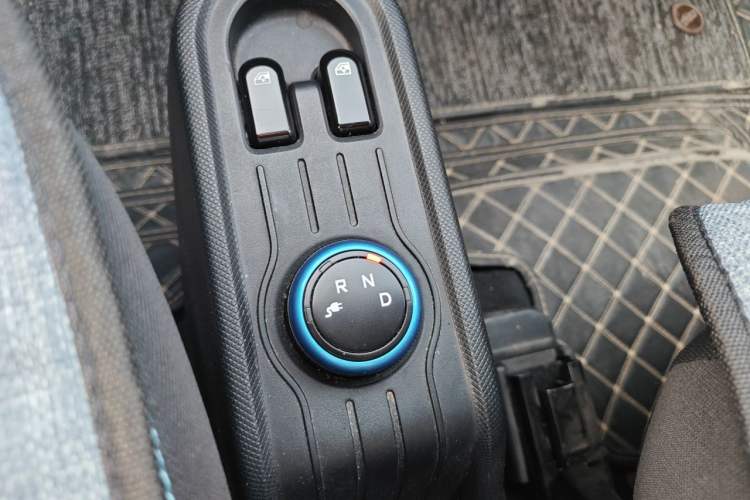 Used Wuling Hongguang MINIEV 2022 Easy Version Lithium-NMC Gear Lever