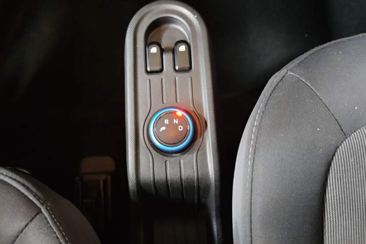 Used Wuling Hongguang MINIEV 2022 Zizai Version Lithium Iron Phosphate Gear Lever