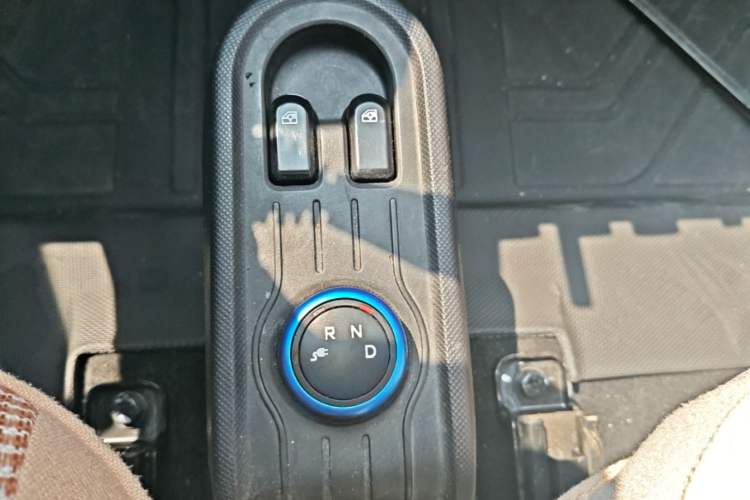 Used Wuling Hongguang MINIEV 2022 Enjoy Edition Lithium-Ion Battery Gear Lever