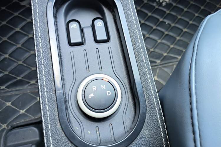 Used Wuling Hongguang MINIEV 2022 Macaron Premium Model – Lithium Ternary Battery Gear Lever