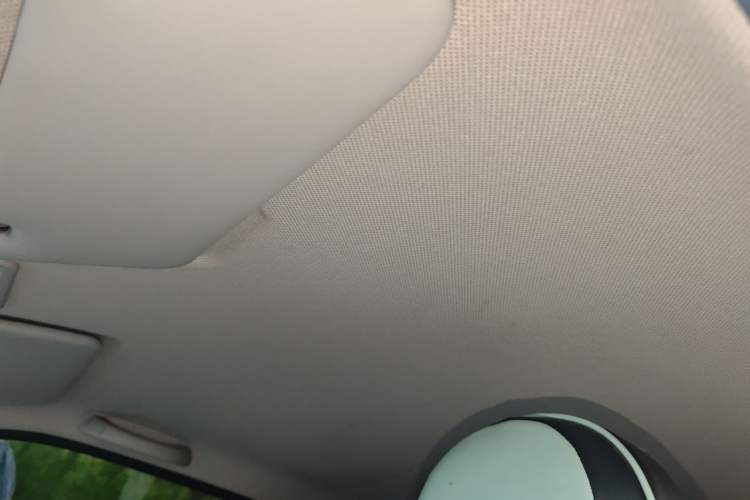 Used Wuling Hongguang MINIEV 2022 Macaron Premium Model – Lithium Iron Phosphate Headliner