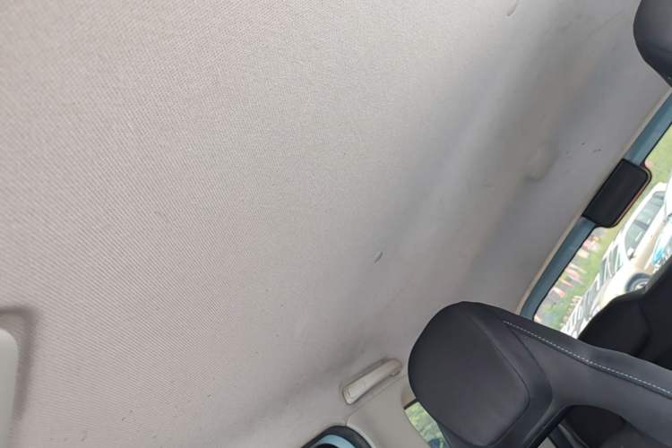 Used Wuling Hongguang MINIEV 2022 Macaron Premium Model – Lithium Iron Phosphate Headliner