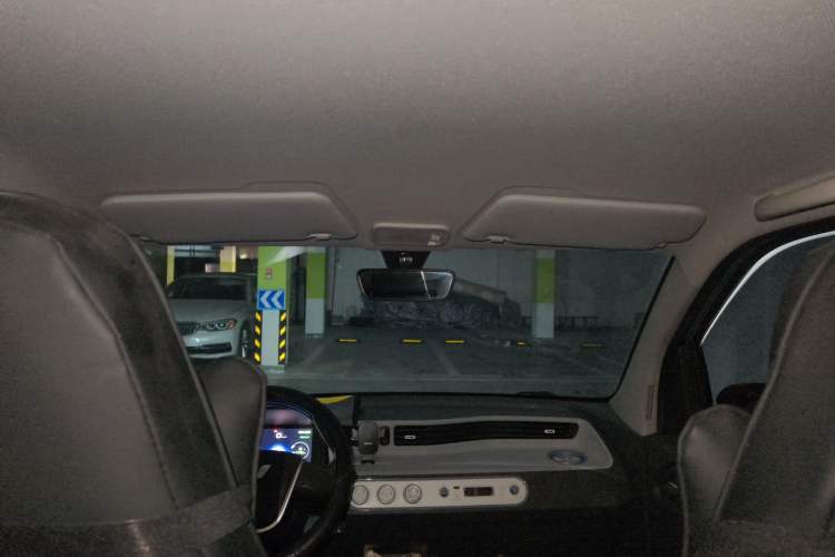 Used Wuling Hongguang MINIEV 2022 Macaron Premium Model – Lithium Iron Phosphate Headliner