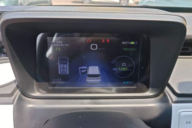 Used Wuling Hongguang MINIEV 2022 GAMEBOY 300km Enthusiast Model with Lithium Iron Phosphate Instrument Cluster