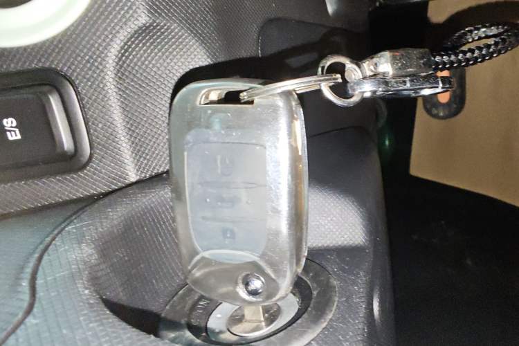 Used Wuling Hongguang MINIEV 2022 Zizai Version Lithium Iron Phosphate Interior 1