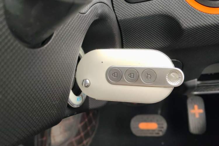Used Wuling Hongguang MINIEV 2022 Zizai Version Lithium Iron Phosphate Interior 1