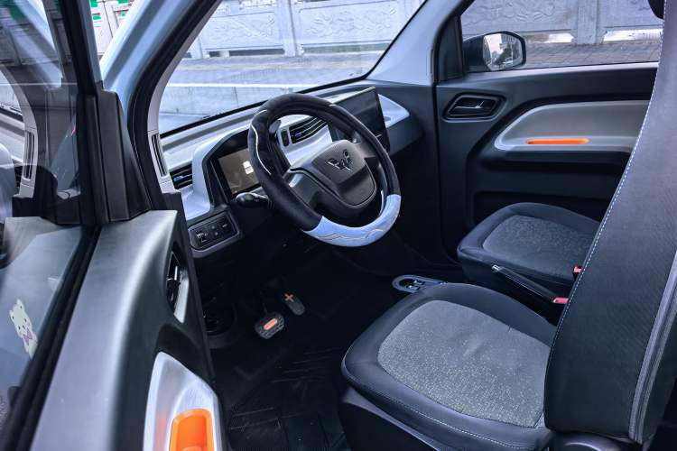 Used Wuling Hongguang MINIEV 2022 Zizai Version Lithium Iron Phosphate Interior 2