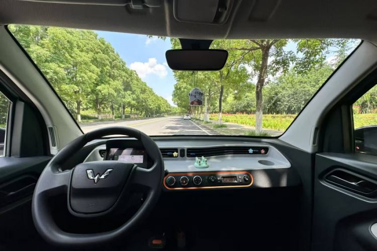 Used Wuling Hongguang MINIEV 2022 Easy Version Lithium Iron Phosphate Interior 2