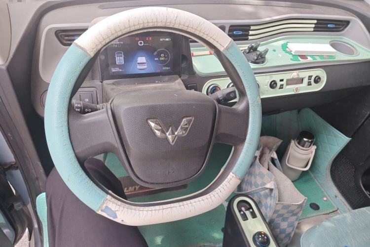 Used Wuling Hongguang MINIEV 2022 Easy Version Lithium Iron Phosphate Interior 2