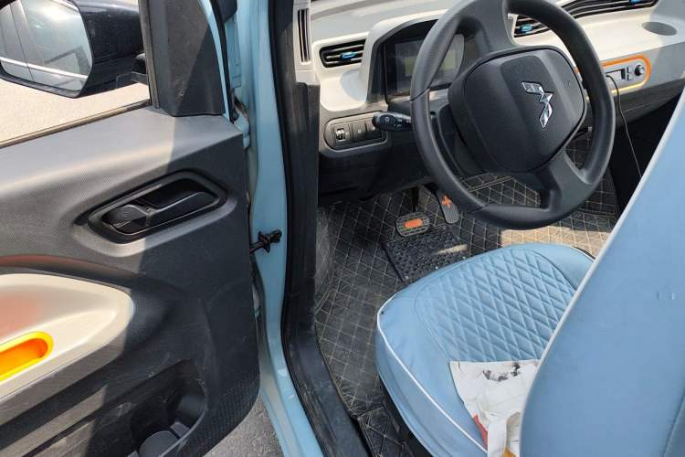 Used Wuling Hongguang MINIEV 2022 Easy Version Lithium Iron Phosphate Interior 3