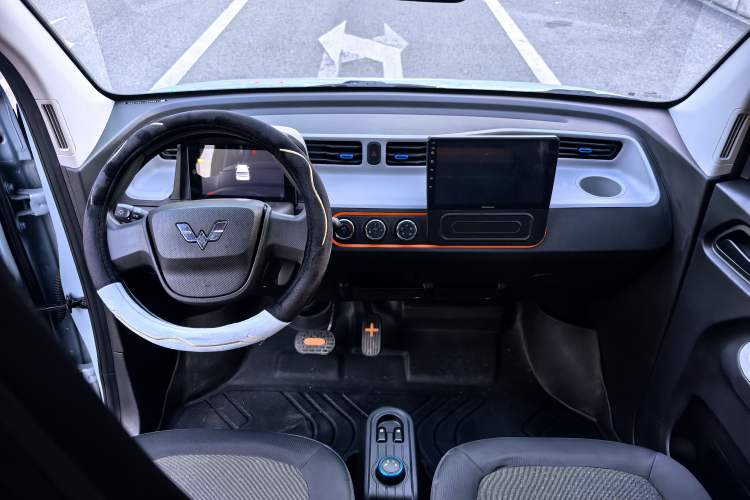 Used Wuling Hongguang MINIEV 2022 Zizai Version Lithium Iron Phosphate Interior 3