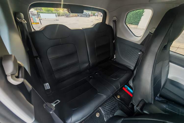 Used Wuling Hongguang MINIEV 2022 Macaron Fashion Edition Lithium-Nickel-Cobalt-Alpha-oxide Interior 3