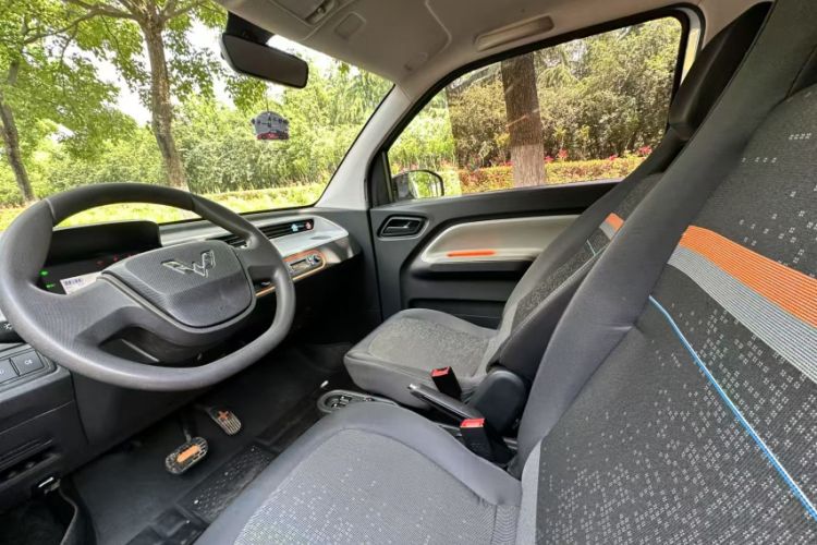 Used Wuling Hongguang MINIEV 2022 Easy Version Lithium Iron Phosphate Interior 4