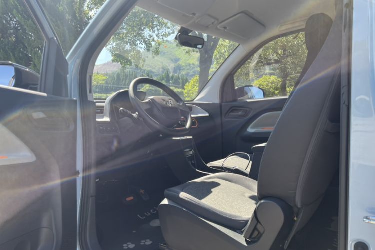 Used Wuling Hongguang MINIEV 2022 Zizai Version Lithium-NMC Interior 4