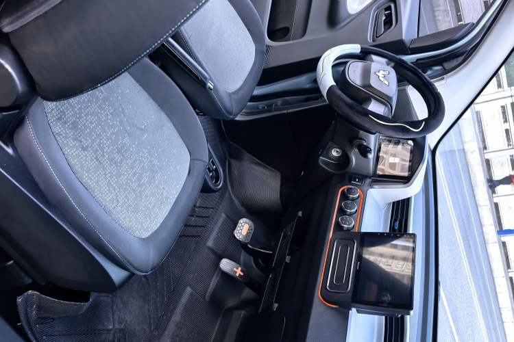 Used Wuling Hongguang MINIEV 2022 Zizai Version Lithium Iron Phosphate Interior 5