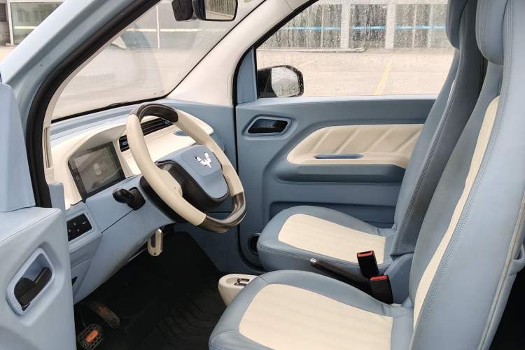 Used Wuling Hongguang MINIEV 2022 Zizai Version Lithium Iron Phosphate Interior 5