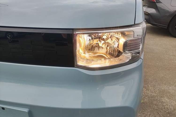Used Wuling Hongguang MINIEV 2022 Zizai Version Lithium Iron Phosphate Left Front Headlight