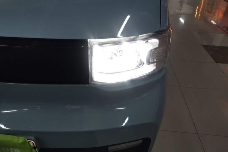 Used Wuling Hongguang MINIEV 2022 Macaron Premium Model – Lithium Iron Phosphate Left Front Headlight