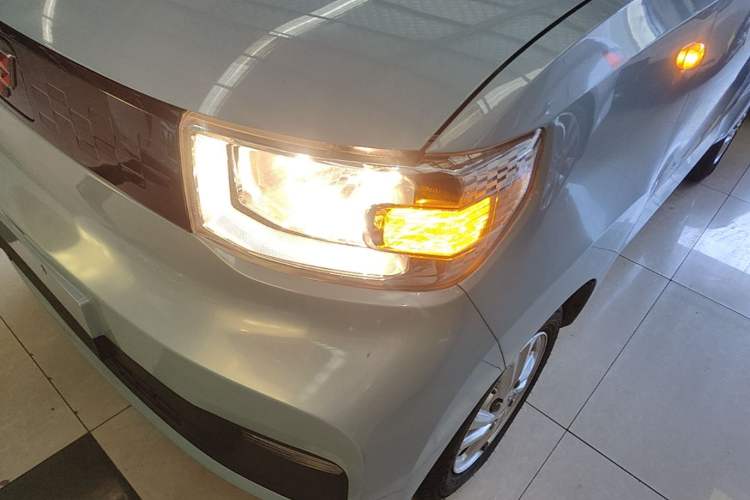 Used Wuling Hongguang MINIEV 2022 Enjoy Edition Lithium Iron Phosphate Left Front Headlight