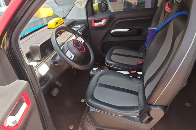 Used Wuling Hongguang MINIEV 2022 GAMEBOY 300km Enthusiast Model with Lithium Iron Phosphate Left Front Seat