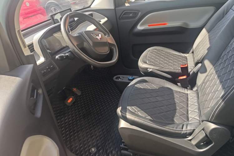 Used Wuling Hongguang MINIEV 2022 Zizai Version Lithium Iron Phosphate Left Front Seat