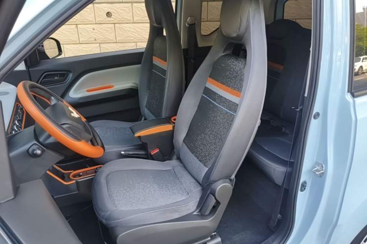Used Wuling Hongguang MINIEV 2022 Zizai Version Lithium Iron Phosphate Left Front Seat