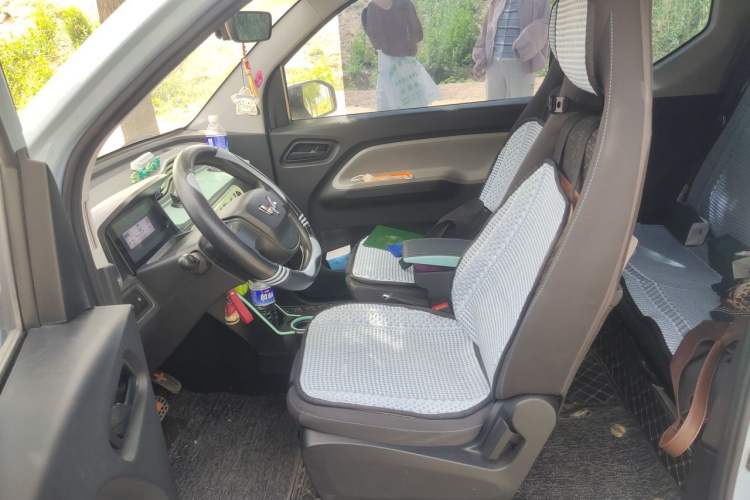 Used Wuling Hongguang MINIEV 2022 Easy Version Lithium Iron Phosphate Left Front Seat