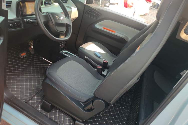 Used Wuling Hongguang MINIEV 2022 Macaron Fashion Model Lithium Iron Phosphate Left Front Seat