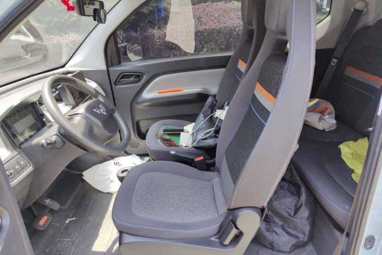 Used Wuling Hongguang MINIEV 2022 Macaron Fashion Model Lithium Iron Phosphate Left Front Seat