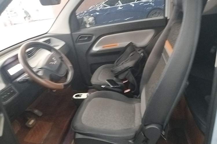 Used Wuling Hongguang MINIEV 2022 Easy Version Lithium Iron Phosphate Left Front Seat