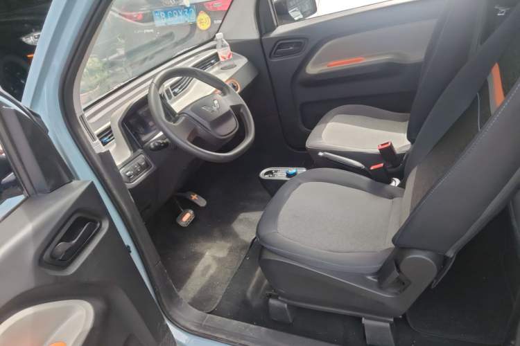 Used Wuling Hongguang MINIEV 2022 Zizai Version Lithium-NMC Left Front Seat