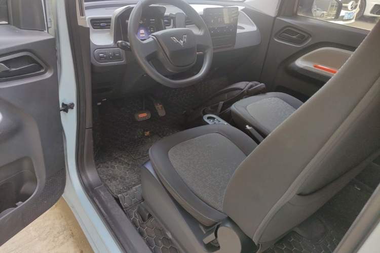 Used Wuling Hongguang MINIEV 2022 Zizai Version Lithium Iron Phosphate Left Front Seat