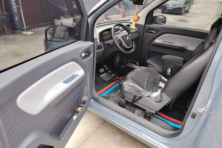 Used Wuling Hongguang MINIEV 2022 Macaron Fashion Edition Lithium-Nickel-Cobalt-Alpha-oxide Left Front Seat