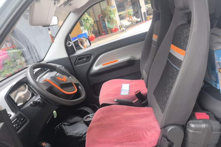 Used Wuling Hongguang MINIEV 2022 Macaron Fashion Edition Lithium-Nickel-Cobalt-Alpha-oxide Left Front Seat