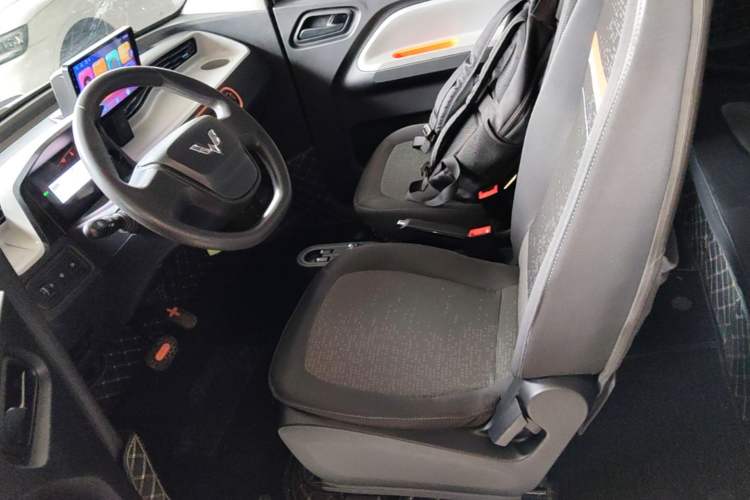 Used Wuling Hongguang MINIEV 2022 Easy Version Lithium Iron Phosphate Left Front Seat
