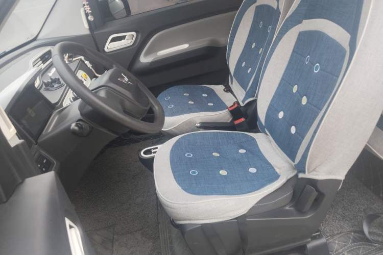 Used Wuling Hongguang MINIEV 2022 Enjoy Edition Lithium-Ion Battery Left Front Seat