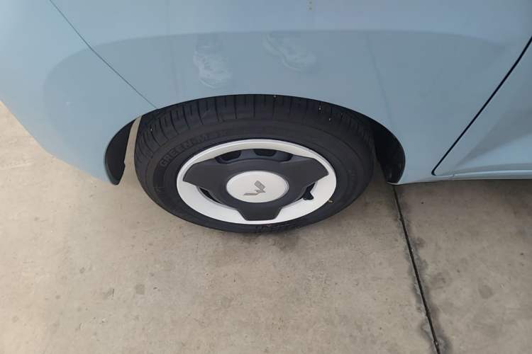 Used Wuling Hongguang MINIEV 2022 Enjoy Edition Lithium Iron Phosphate Left Front Wheel Hub