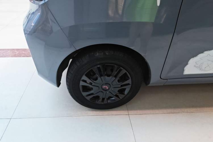 Used Wuling Hongguang MINIEV 2022 Macaron Premium Model – Lithium Iron Phosphate Left Front Wheel Hub